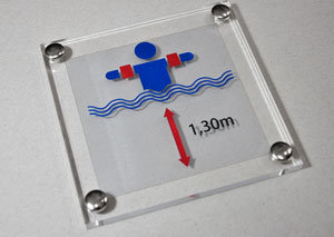 Πινακίδα πισίνας απο πλέξιγκλας 8mm χαρακτή