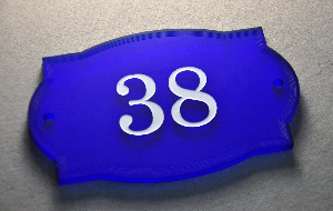 Πινακίδα δωματίου από αμμοβολημένο πλέξιγκλας (μπλε)